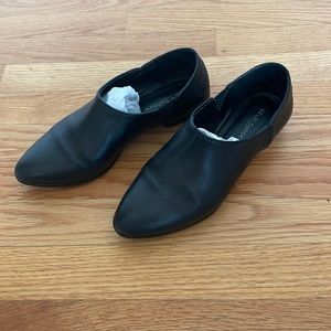 Kelsi Dagger Odin flat in black, women’s size 8